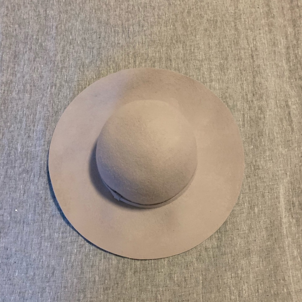 Wide Brim Hat- NWT